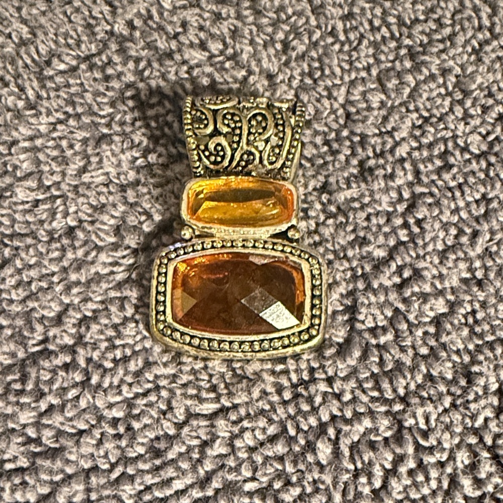 Elegant costume Gold and Orange Pendant